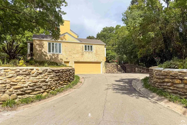 $825,000 | 1336 Spencer Drive, Lawrence, KS 66044