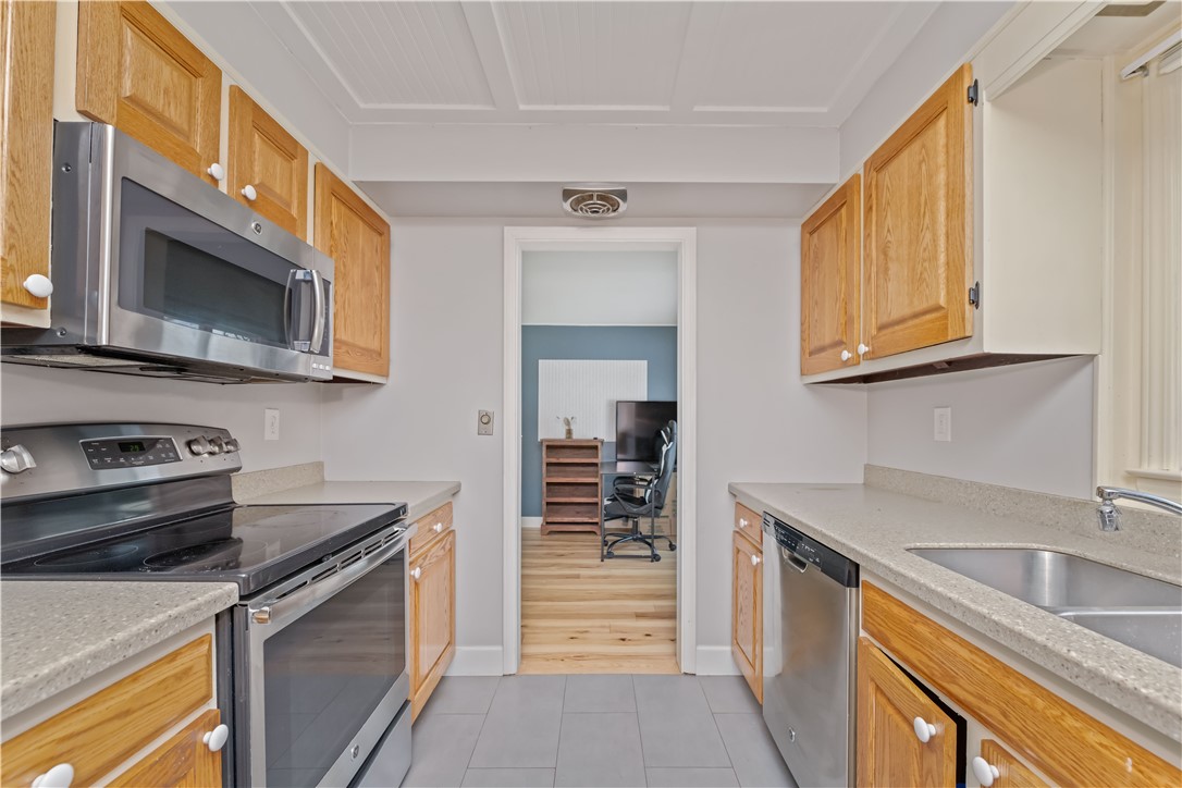 52 Seneca Road Irondequoit, NY 14622 - Photo 12 of 26