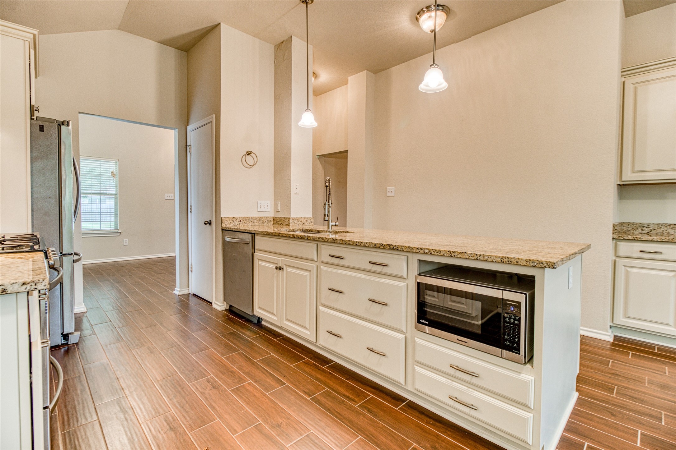 142 Anvil Rock Lane Richmond, TX 77469 - Photo 11 of 42
