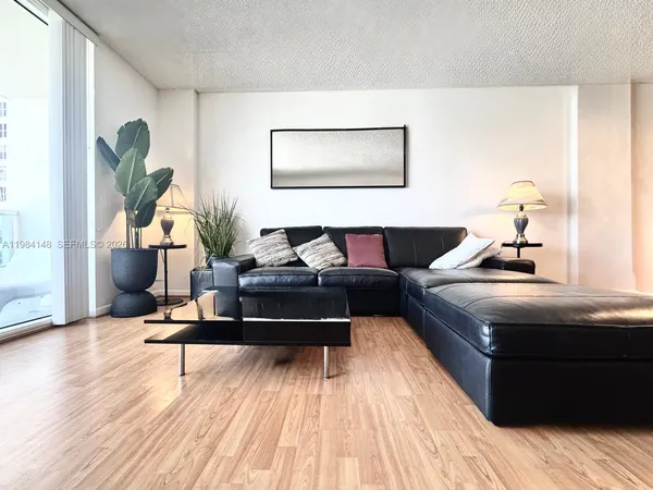$2,950 | 3800 South Ocean Drive, Unit 604, Hollywood, FL 33019