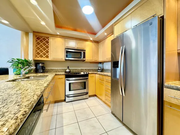 $2,950 | 3800 South Ocean Drive, Unit 604, Hollywood, FL 33019