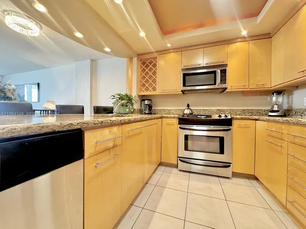 $2,950 | 3800 South Ocean Drive, Unit 604, Hollywood, FL 33019