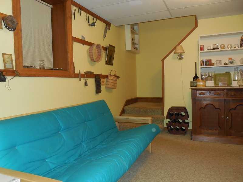 19 Silver Ridge Road Bangor, ME 04401 - Photo 20 of 25 Den/Family/Great Room.