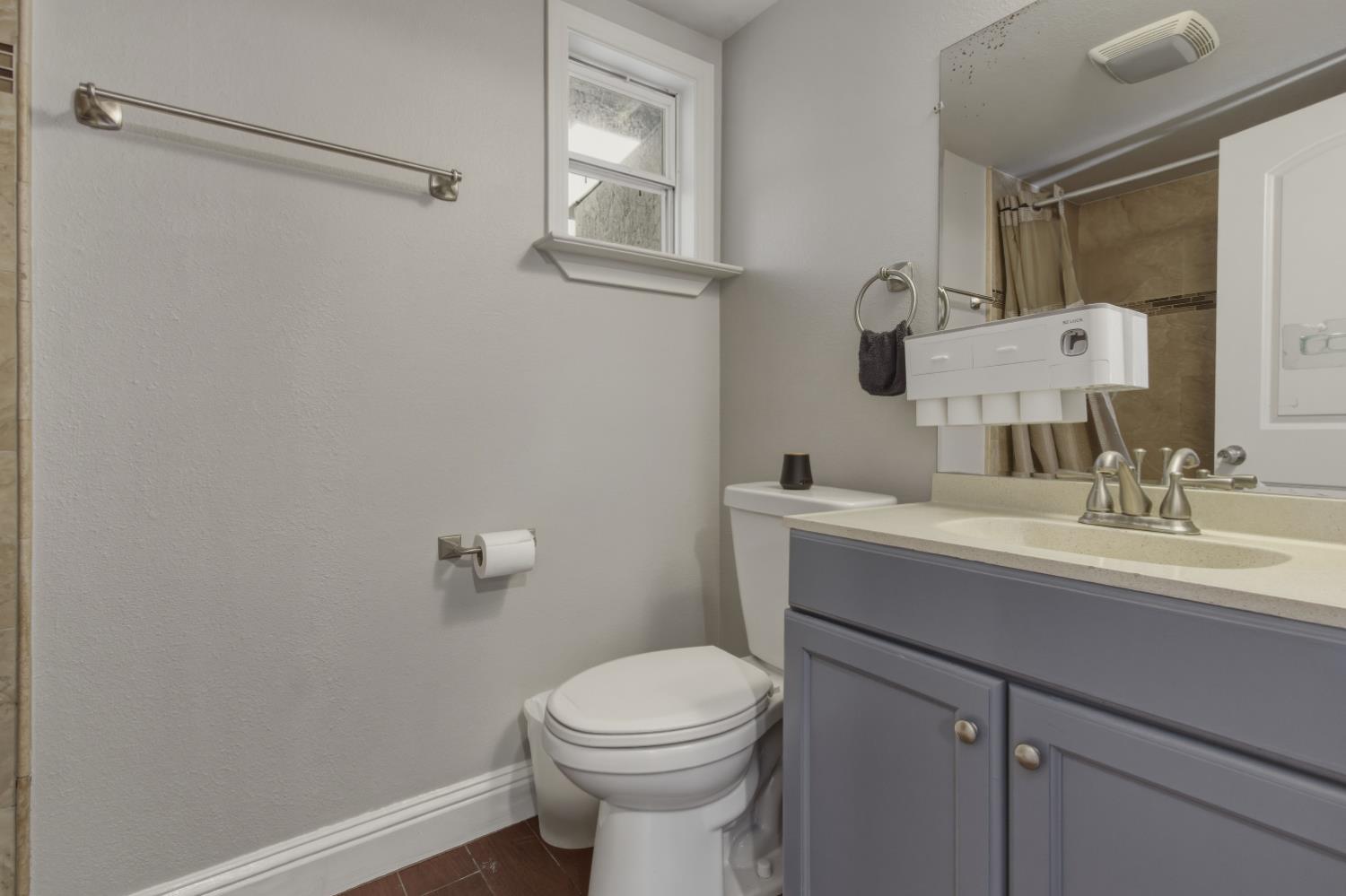 2330 Meadowbrook Avenue Merced, CA 95348 - Photo 6 of 13