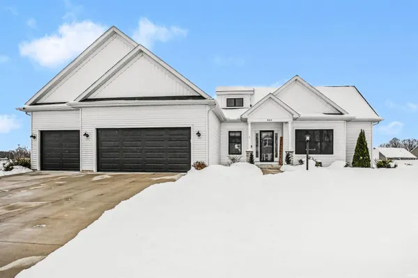 $429,900 | 404 Daybreak Drive, Lakeville, IN 46536