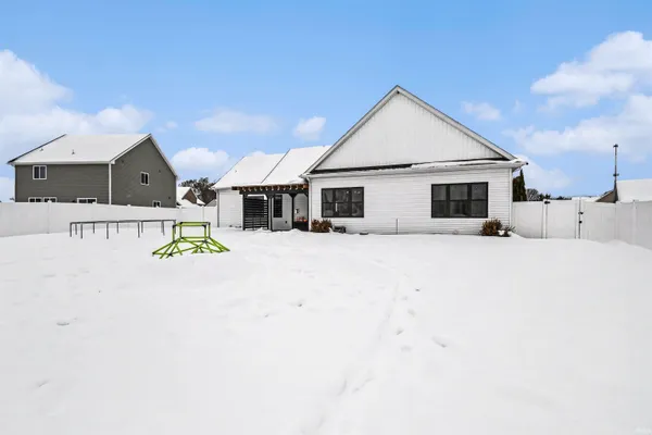 $429,900 | 404 Daybreak Drive, Lakeville, IN 46536