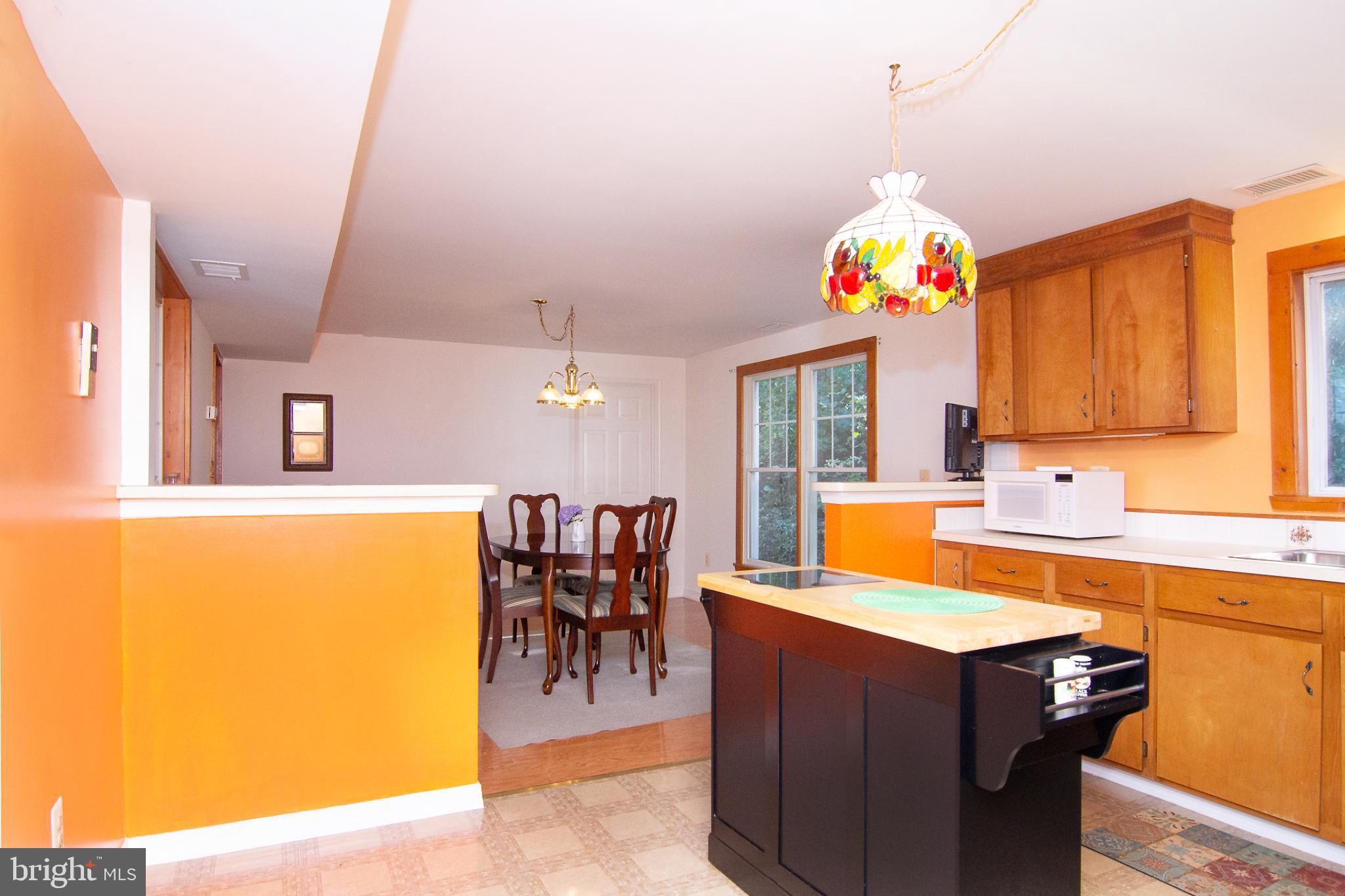 623 Bear Branch Road Westminster, MD 21157 - Photo 20 of 64 Excluded unattached center Island