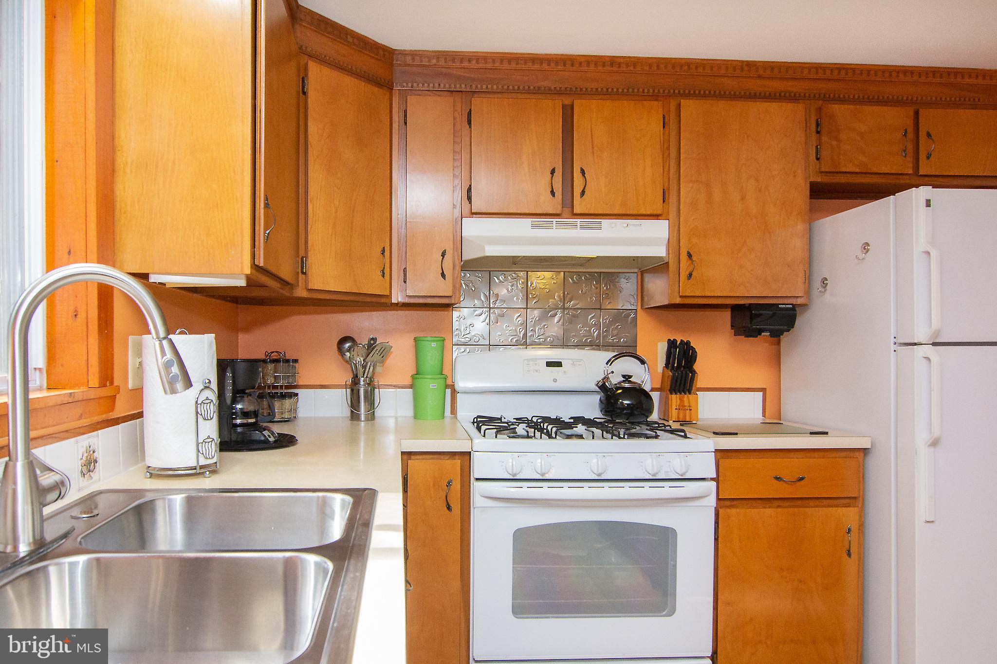 623 Bear Branch Road Westminster, MD 21157 - Photo 21 of 64 Kitchen has propane gas stove/oven