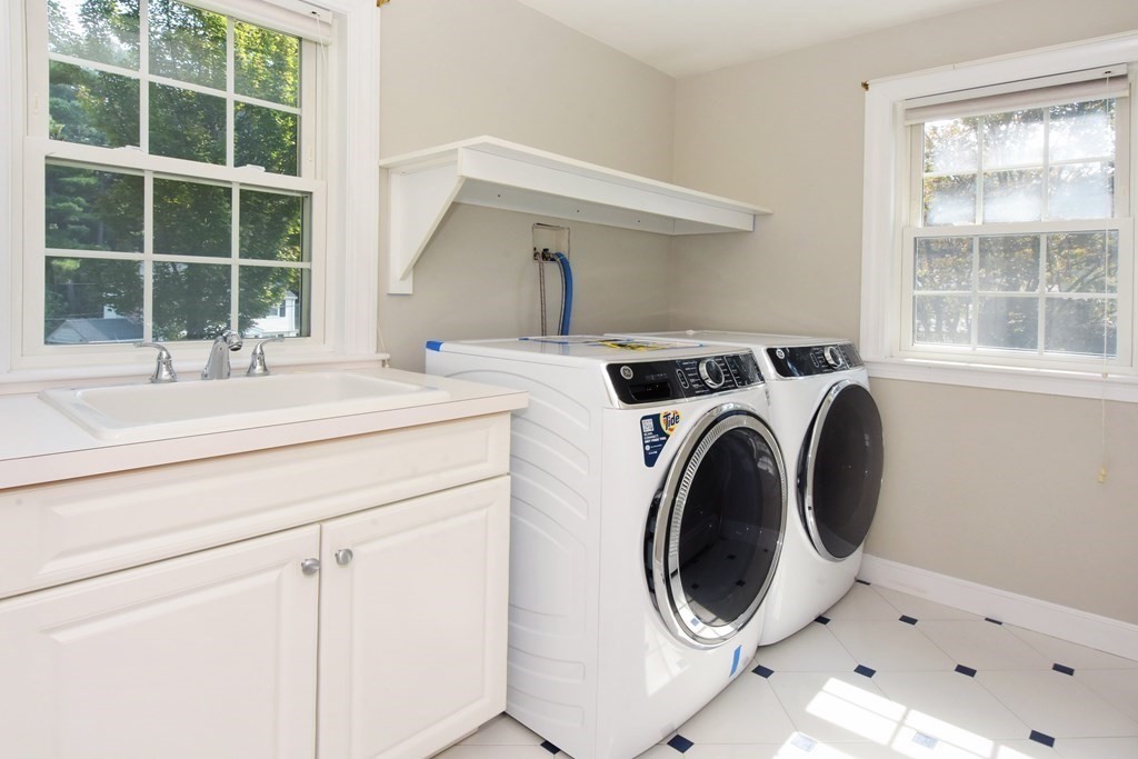 18 Wheeler Lane Natick, MA 01760 - Photo 9 of 42