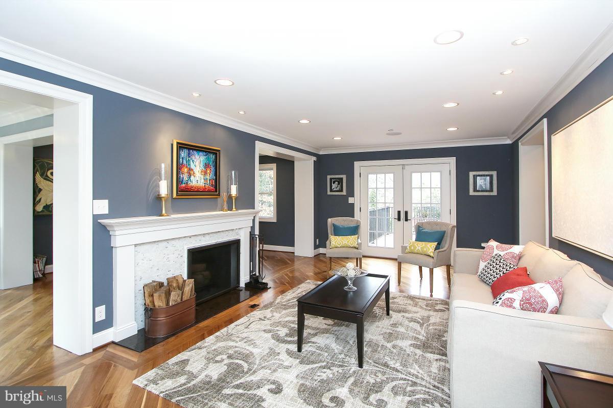 6305 Alcott Road Bethesda, MD 20817 - Photo 14 of 30 Living Room