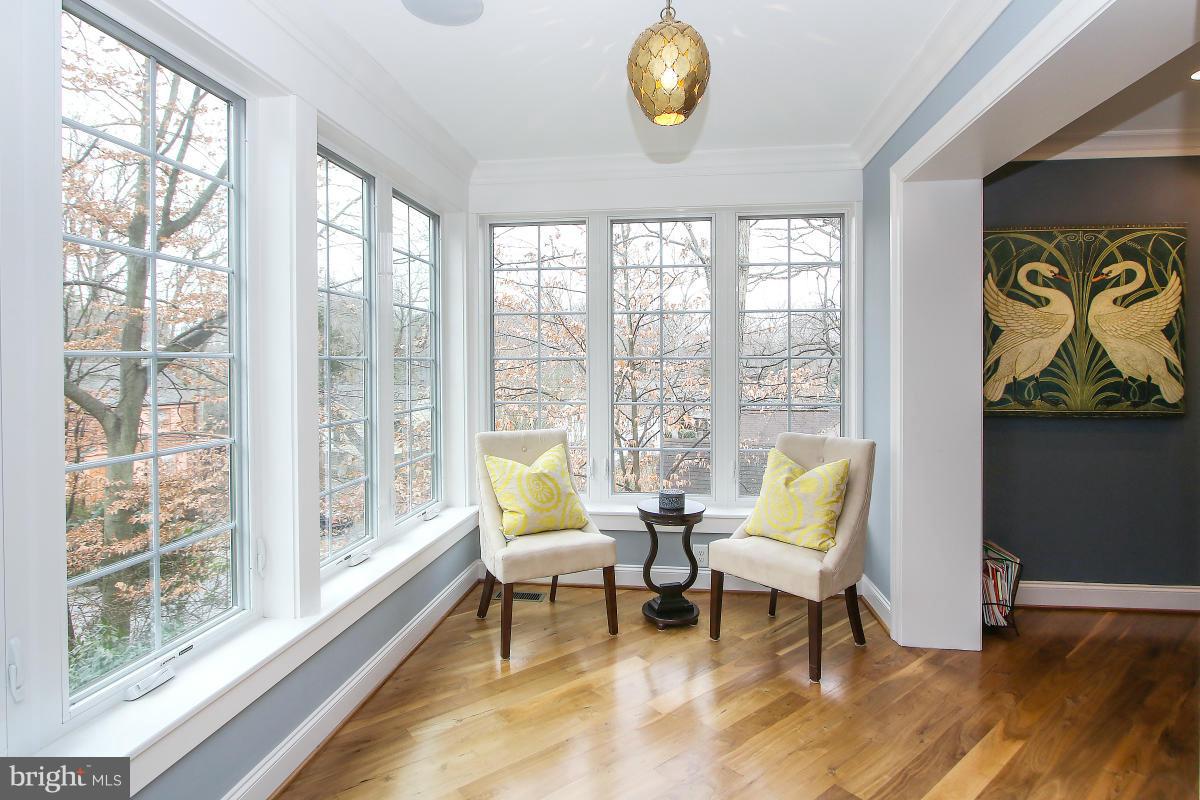 6305 Alcott Road Bethesda, MD 20817 - Photo 15 of 30 Living Room