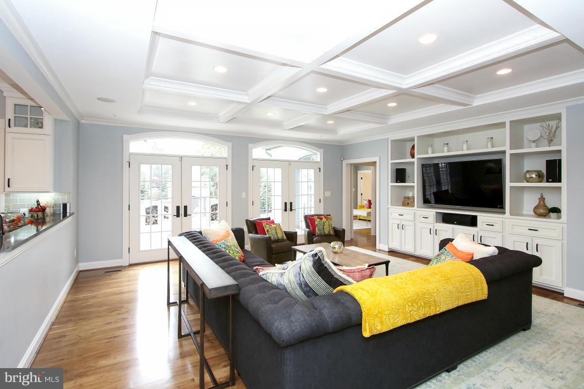 6305 Alcott Road Bethesda, MD 20817 - Photo 5 of 30 Family Room