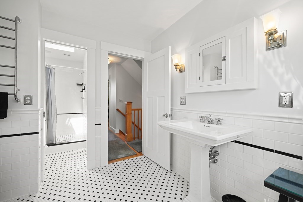 81 Albatross Road Quincy, MA 02169 - Photo 18 of 38 Gallery Image 18