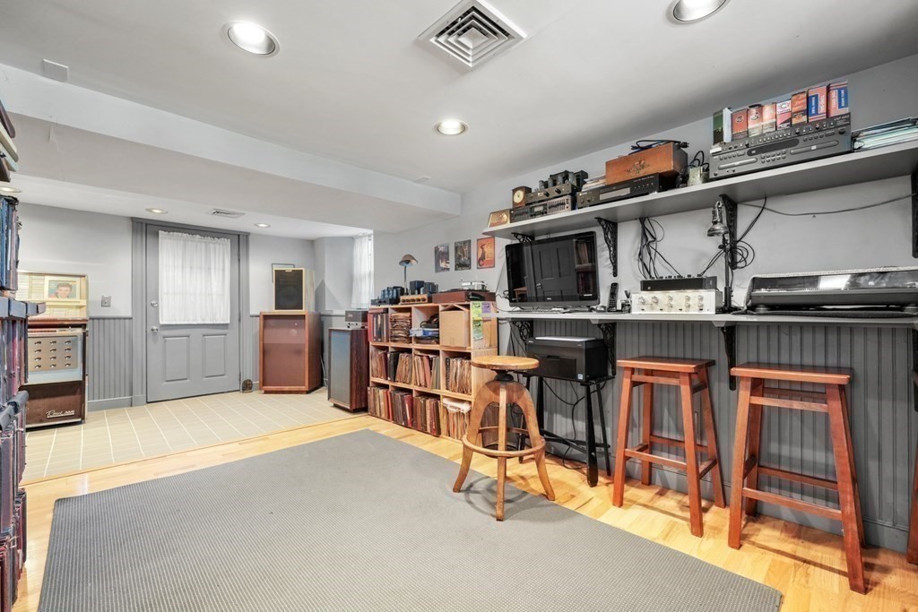 81 Albatross Road Quincy, MA 02169 - Photo 30 of 38 Gallery Image 30