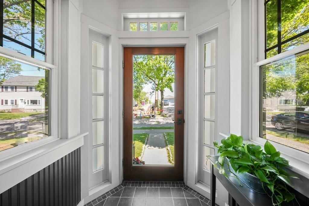 81 Albatross Road Quincy, MA 02169 - Photo 3 of 38 Gallery Image 3