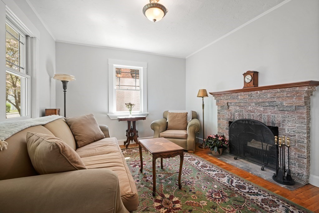 81 Albatross Road Quincy, MA 02169 - Photo 5 of 38 Gallery Image 5