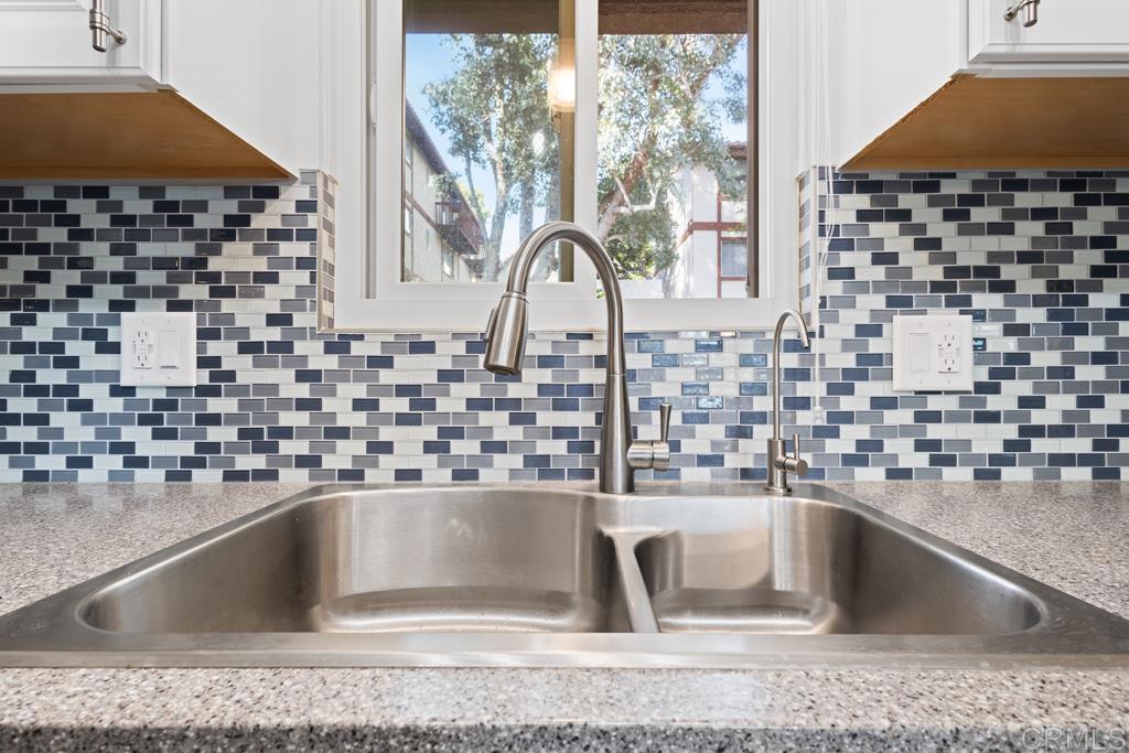 32036 Del Cielo Oeste, Unit 2D Bonsall, CA 92003 - Photo 13 of 41 Kitchen