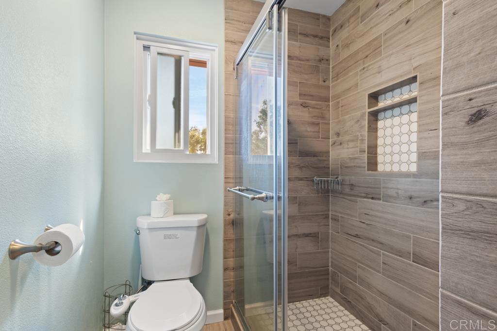 32036 Del Cielo Oeste, Unit 2D Bonsall, CA 92003 - Photo 22 of 41 Master Bath/Spa