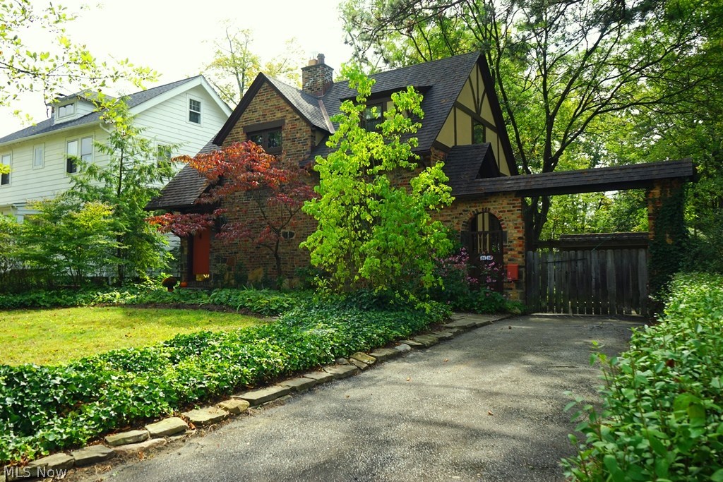 3432 Clarendon Road Cleveland, OH 44118 - Photo 1 of 21 Gallery Image 1