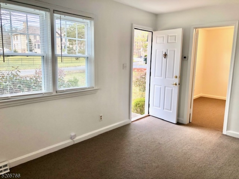 830 Bluestone Lane Bridgewater, NJ 08807 - Photo 5 of 29