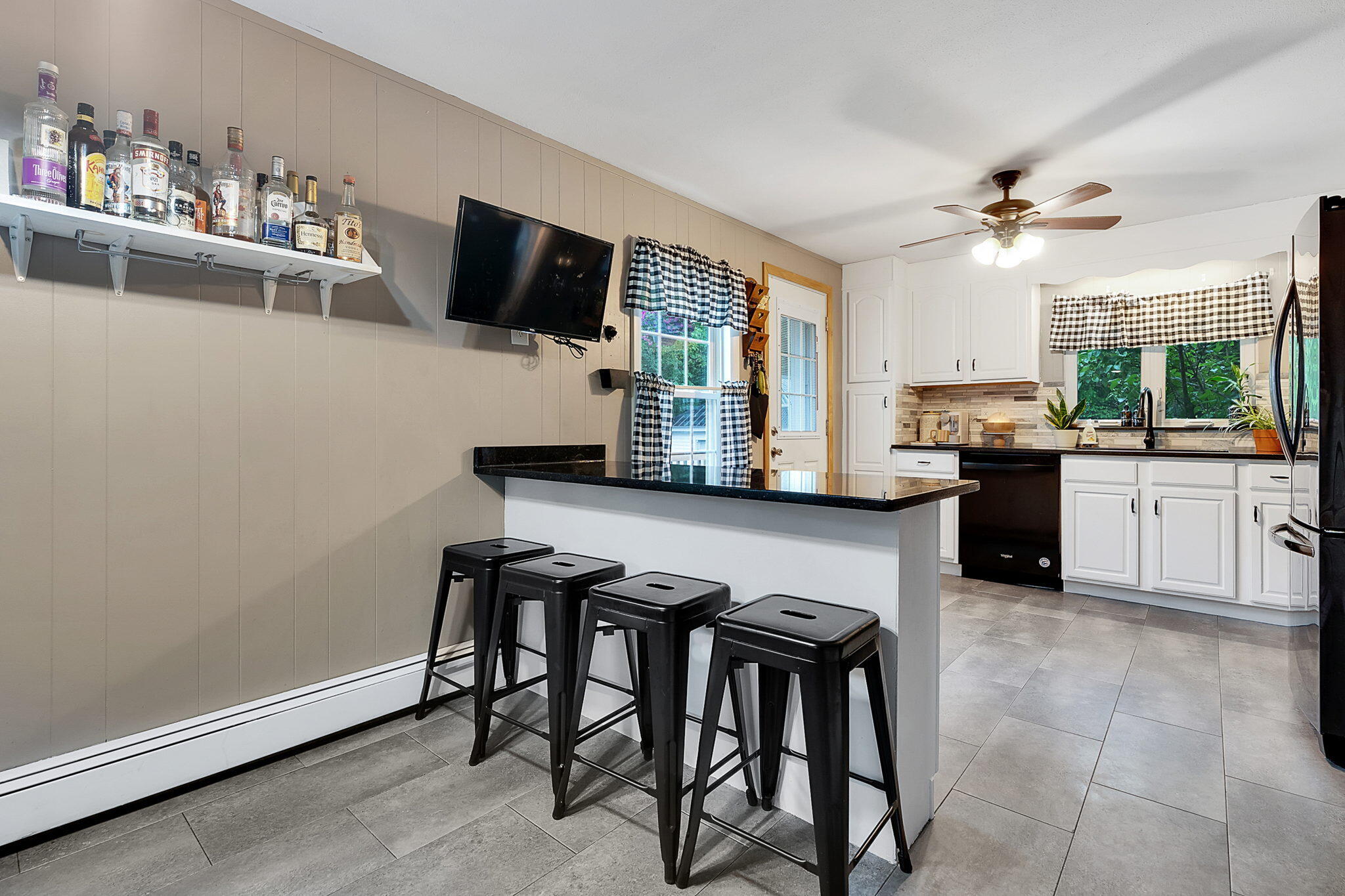 25 Howard Street Springvale, ME 04083 - Photo 13 of 34 25Howard-31