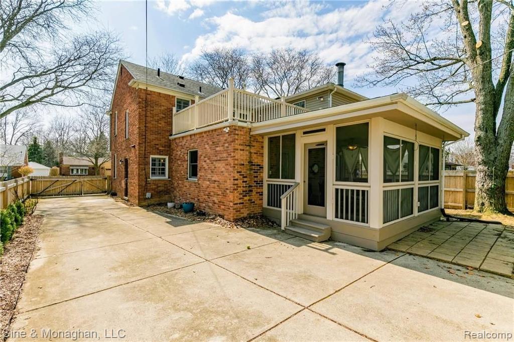 164 Ridgemont Road Grosse Pointe Farms, MI 48236 - Photo 35 of 40