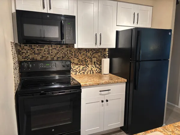 $185,900 | 3935 South 84th Street, Unit 4, Greenfield, WI 53228