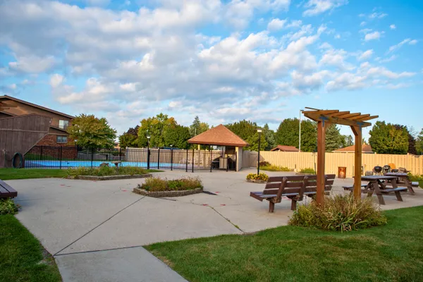 $185,900 | 3935 South 84th Street, Unit 4, Greenfield, WI 53228