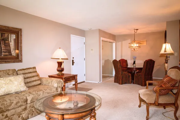 $185,900 | 3935 South 84th Street, Unit 4, Greenfield, WI 53228