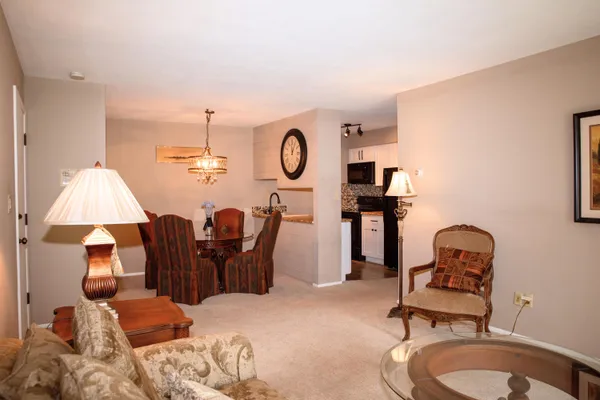 $185,900 | 3935 South 84th Street, Unit 4, Greenfield, WI 53228