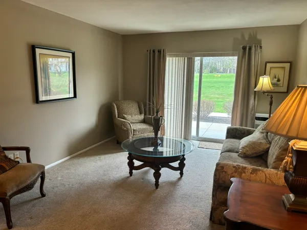 $185,900 | 3935 South 84th Street, Unit 4, Greenfield, WI 53228