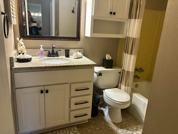 $185,900 | 3935 South 84th Street, Unit 4, Greenfield, WI 53228