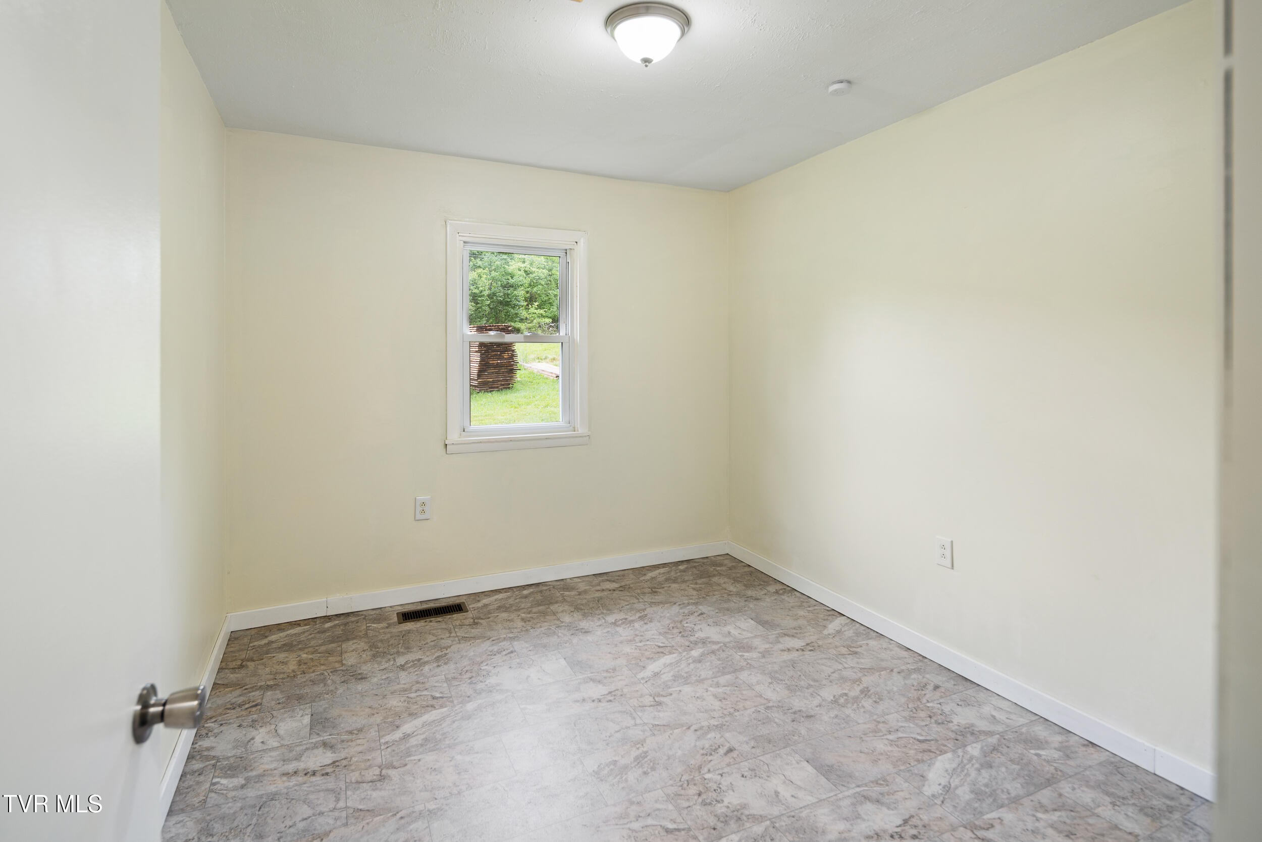 1227 Poga Road Butler, TN 37640 - Photo 11 of 44 RBV-1227 Poga Rd-27