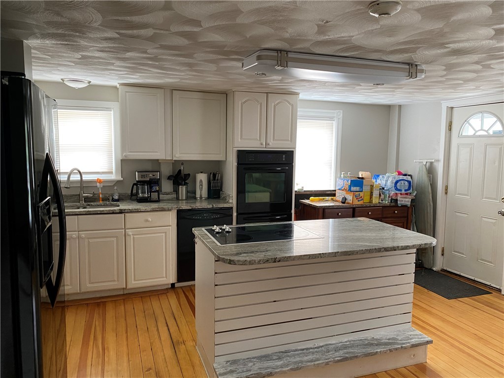 331 Log Road Smithfield, RI 02917 - Photo 3 of 12