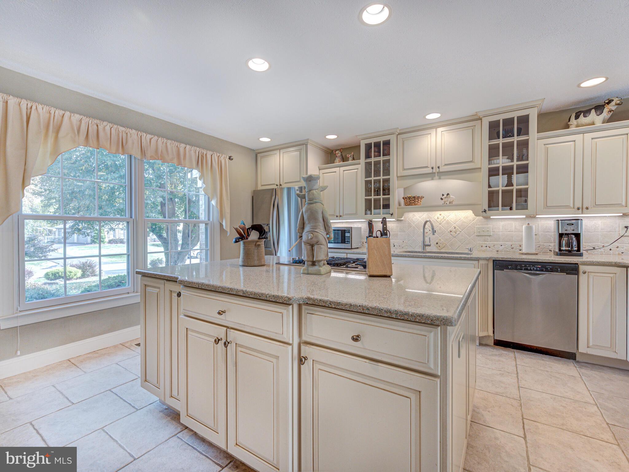 16325 Whitehaven Road Silver Spring, MD 20906 - Photo 20 of 55 Quartz Countertops