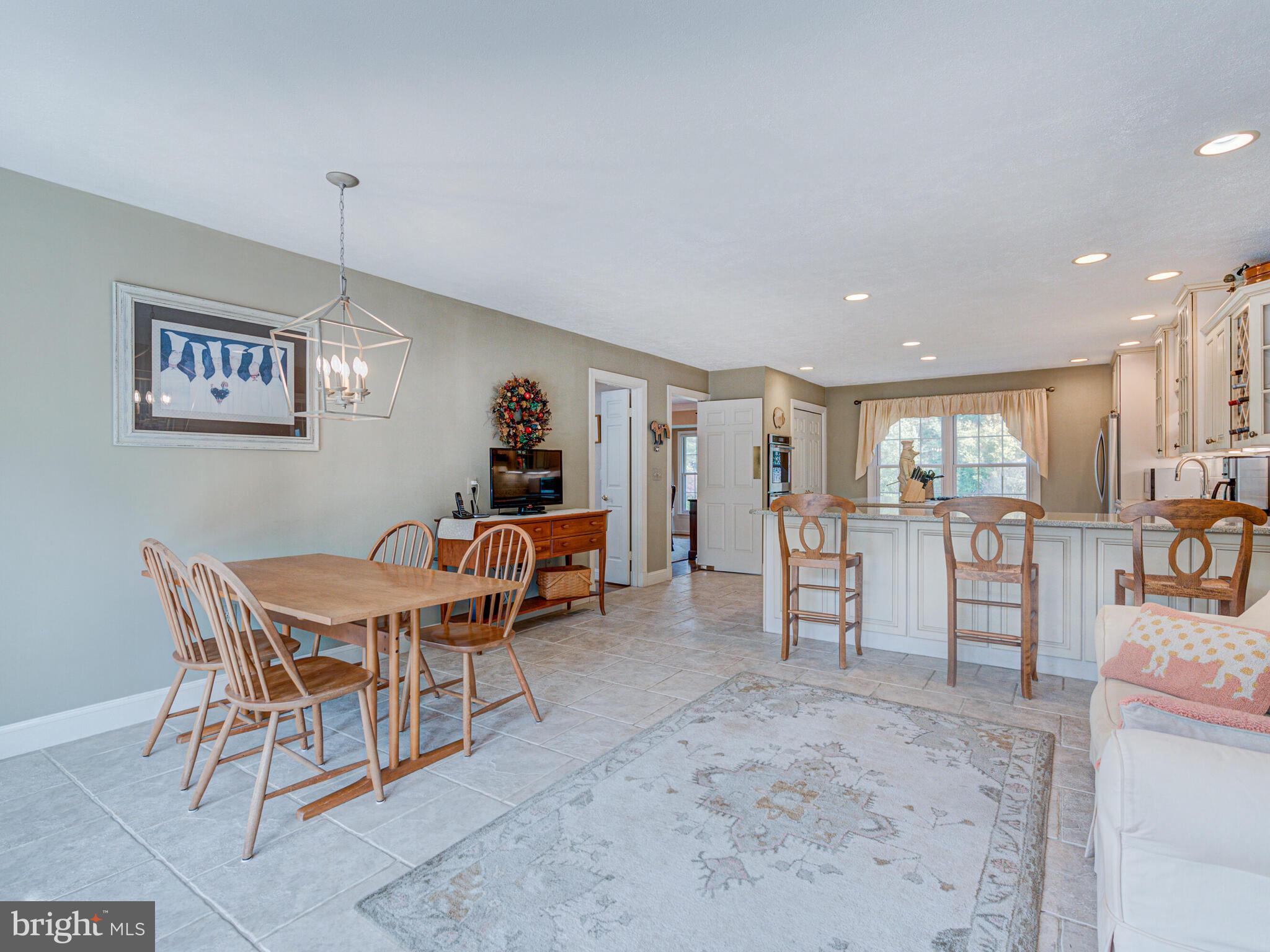 16325 Whitehaven Road Silver Spring, MD 20906 - Photo 21 of 55 Table Space & More!