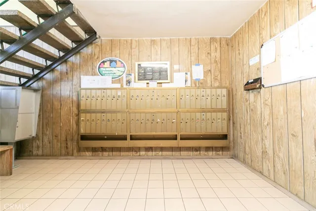 a view of livingroom furniture