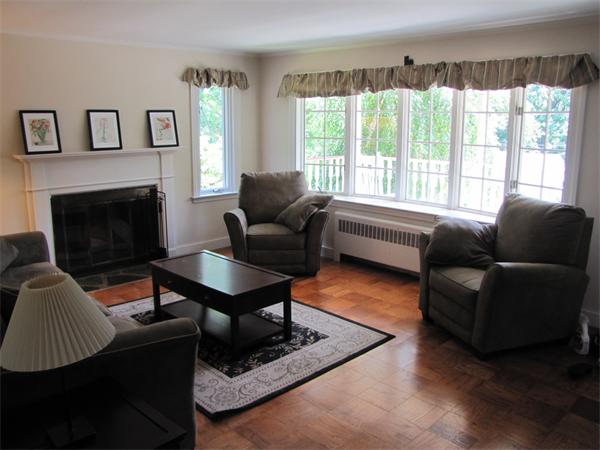 10 Maplewood Road Shrewsbury, MA 01545 - Photo 4 of 21 Gallery Image 4