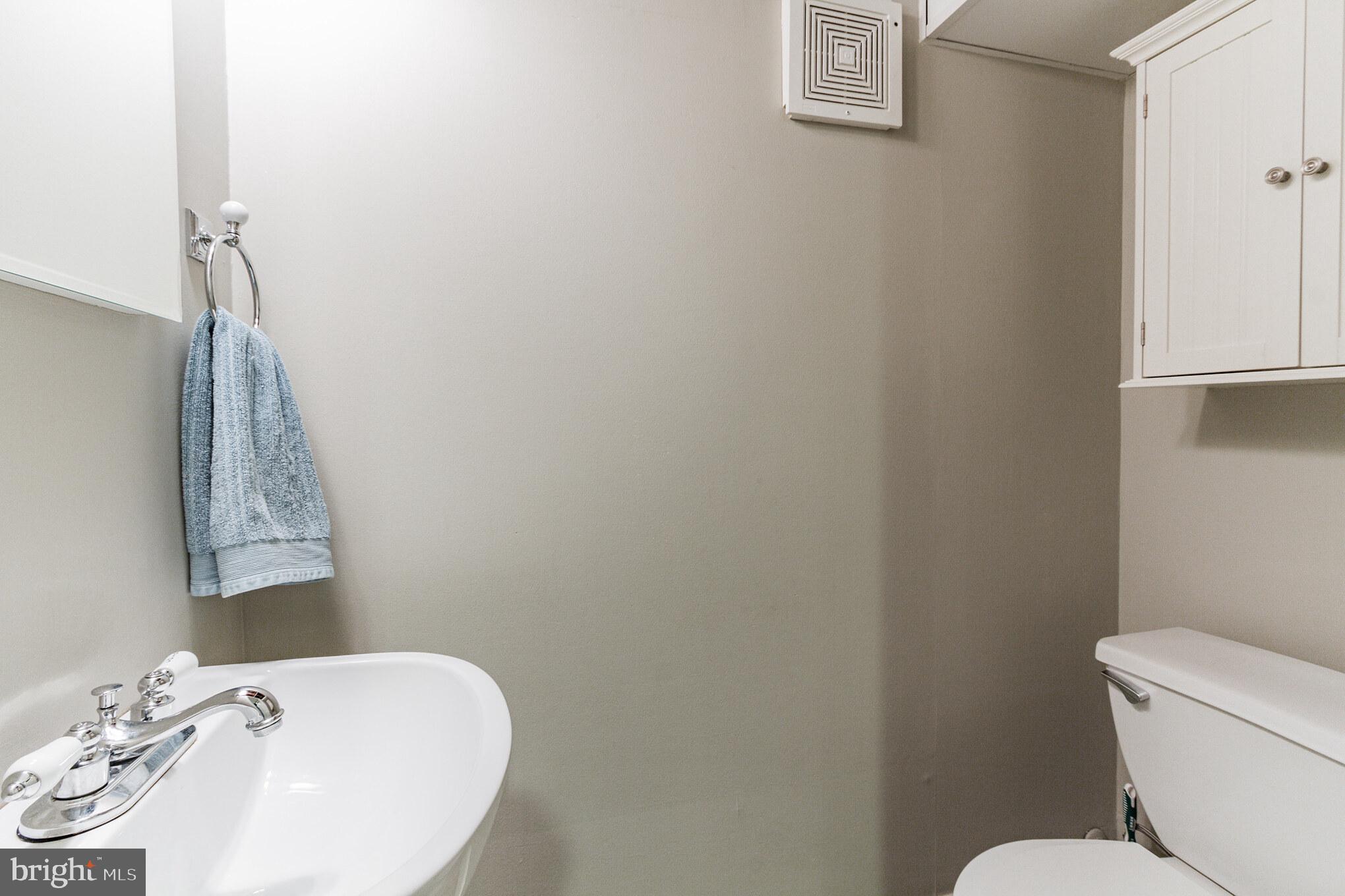 1713 Manor Road Havertown, PA 19083 - Photo 29 of 35 Powder Room