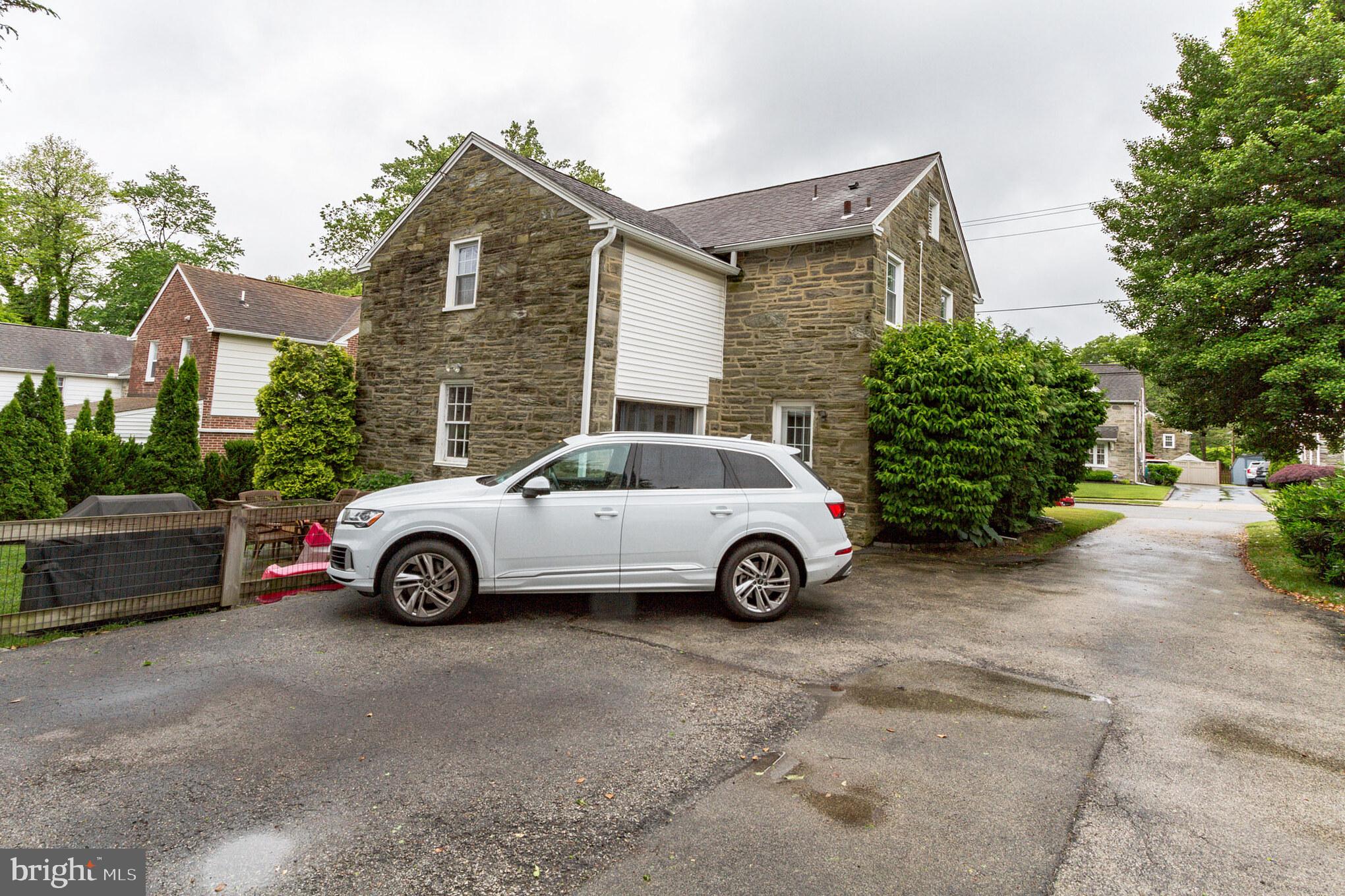 1713 Manor Road Havertown, PA 19083 - Photo 30 of 35 Driveway