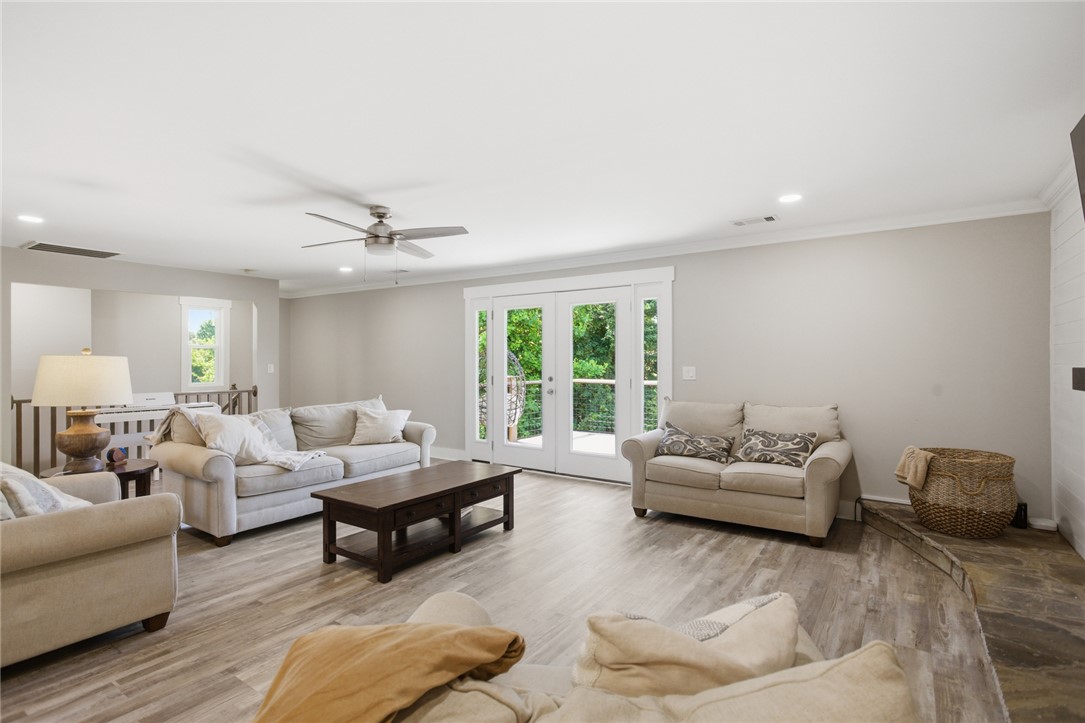 607 West Quincy Road Seneca, SC 29678 - Photo 4 of 38