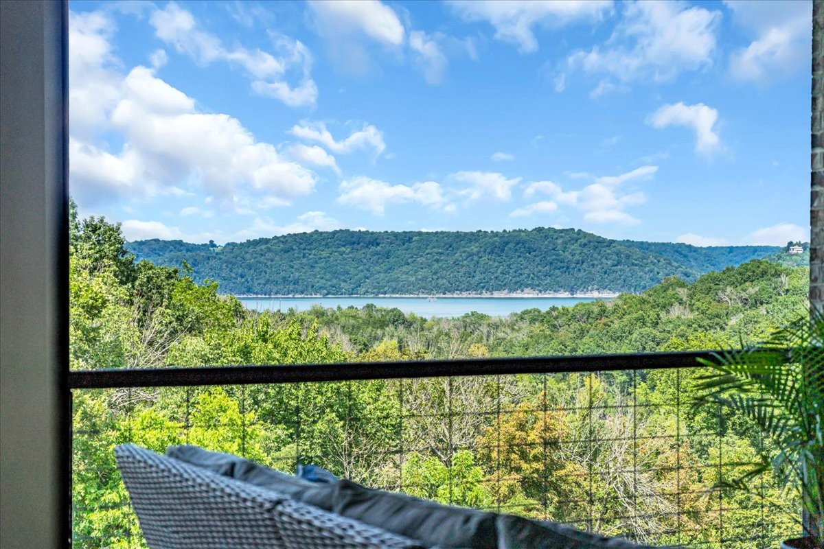 667 Rutherford Lane Smithville, TN 37166 - Photo 67 of 89 a view of sky from a balcony