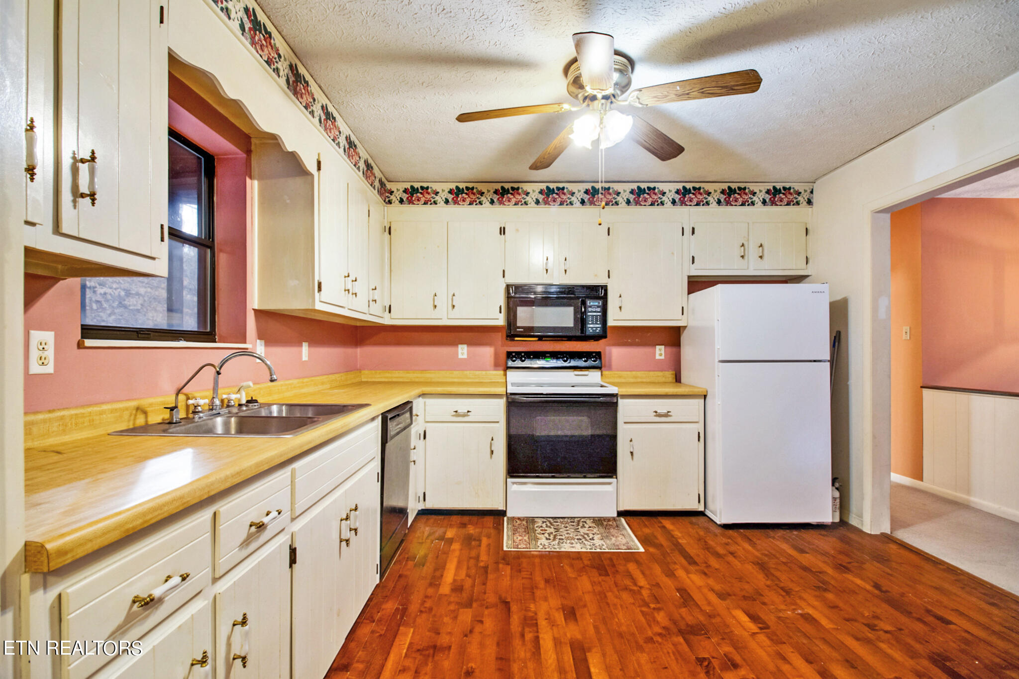 425 Ivanhoe Road Powell, TN 37849 - Photo 13 of 42 img_2953-img_2957