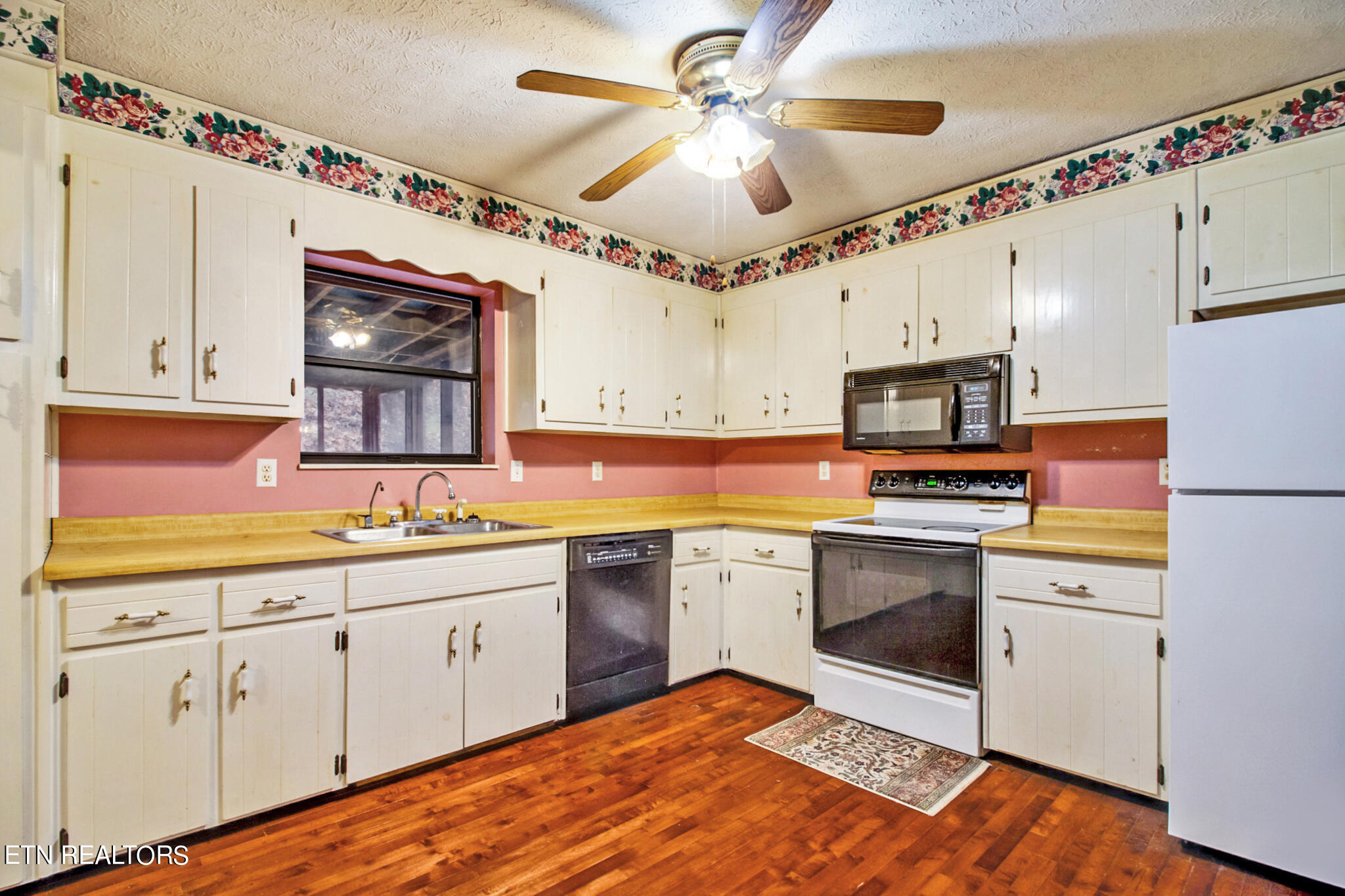 425 Ivanhoe Road Powell, TN 37849 - Photo 15 of 42 img_2963-img_2967