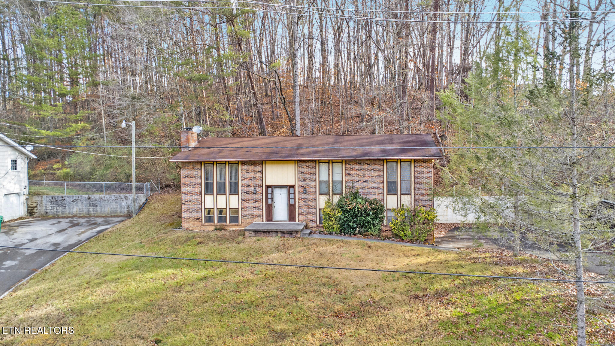425 Ivanhoe Road Powell, TN 37849 - Photo 3 of 42 dji_0296-dji_0298