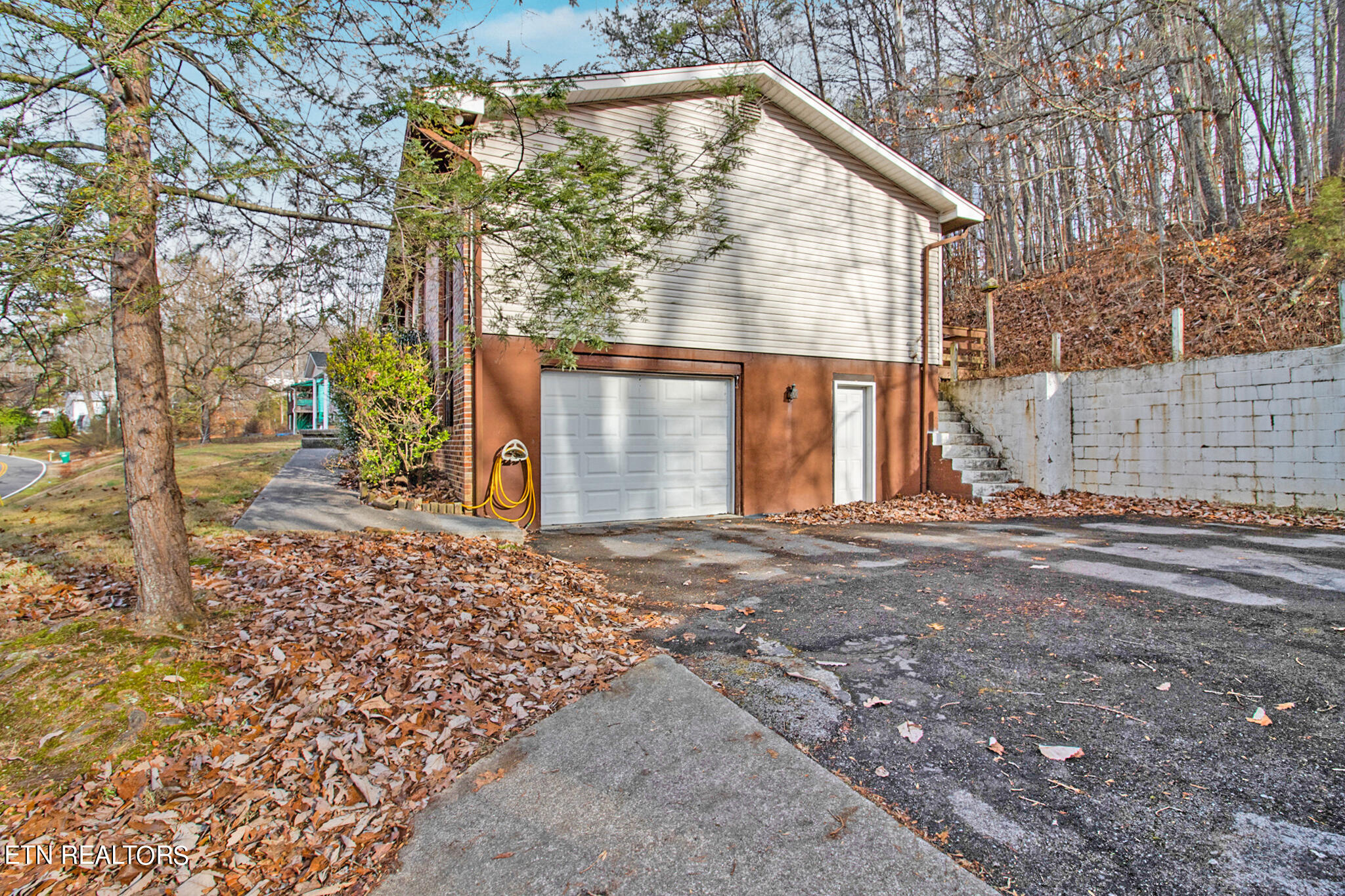 425 Ivanhoe Road Powell, TN 37849 - Photo 39 of 42 img_3085-img_3087