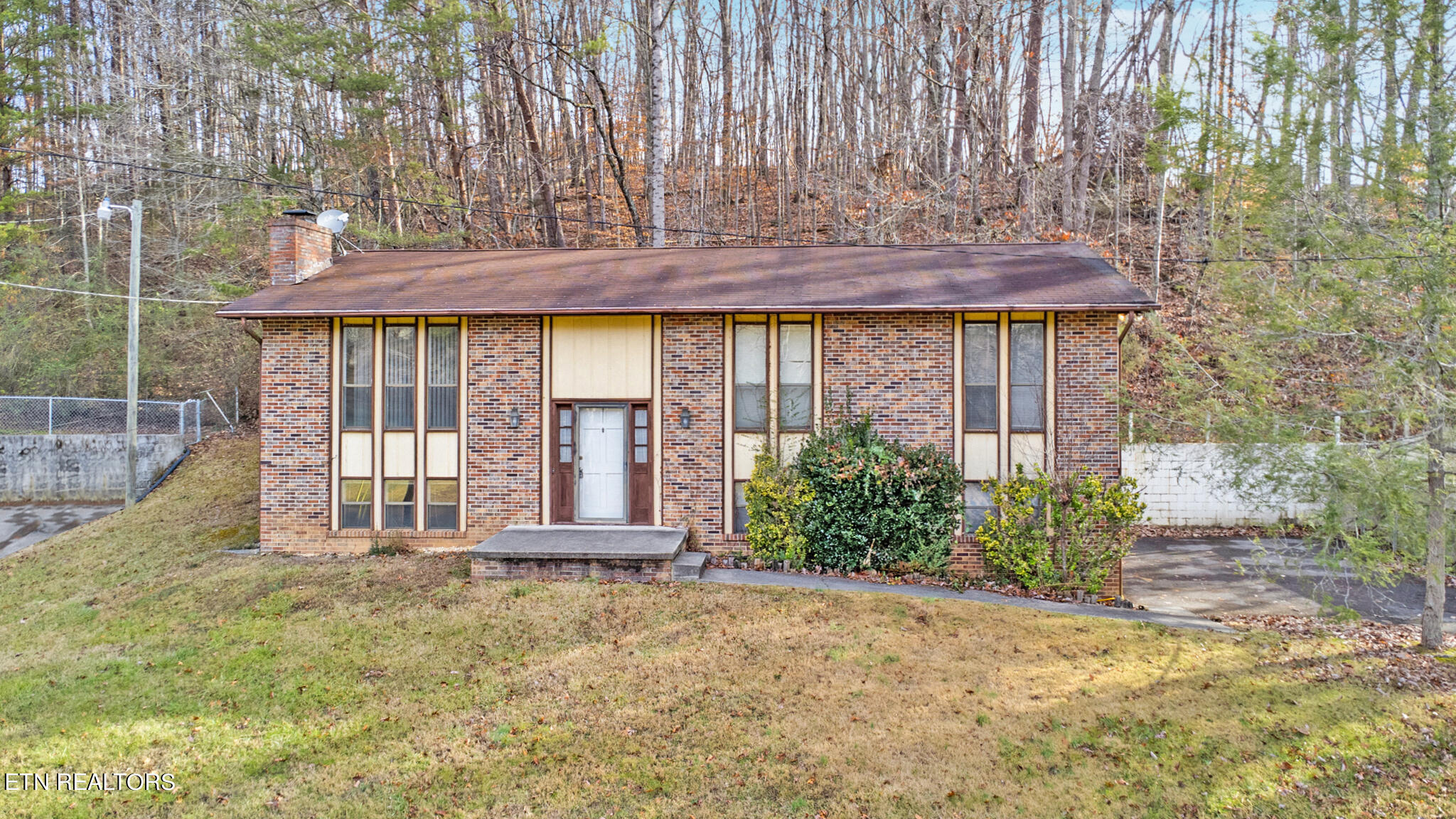 425 Ivanhoe Road Powell, TN 37849 - Photo 4 of 42 dji_0299-dji_0301
