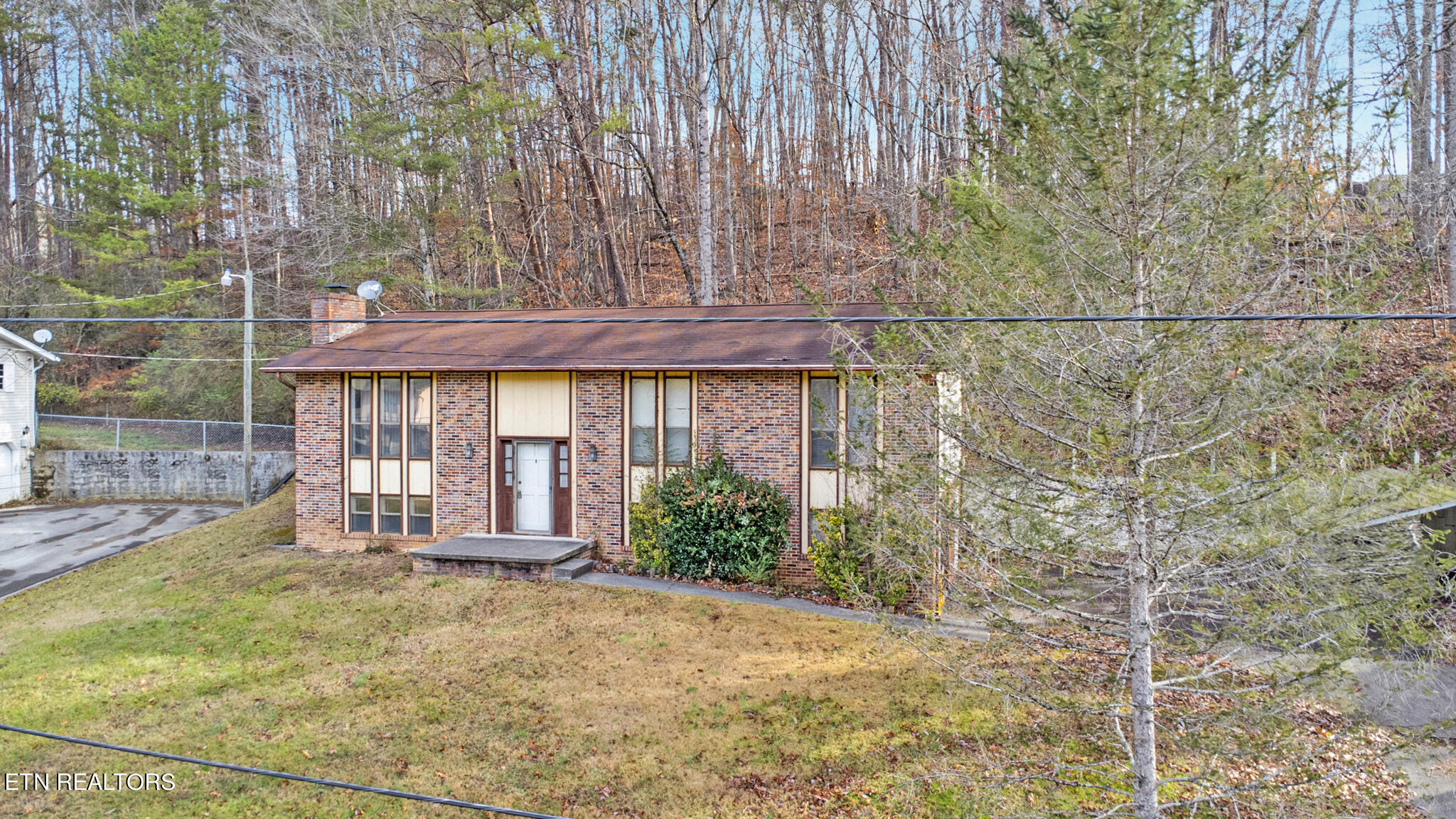 425 Ivanhoe Road Powell, TN 37849 - Photo 6 of 42 dji_0305-dji_0307