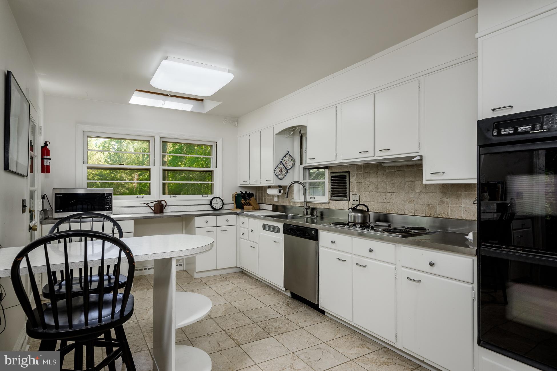 9 Pardoe Road Princeton, NJ 08540 - Photo 4 of 28