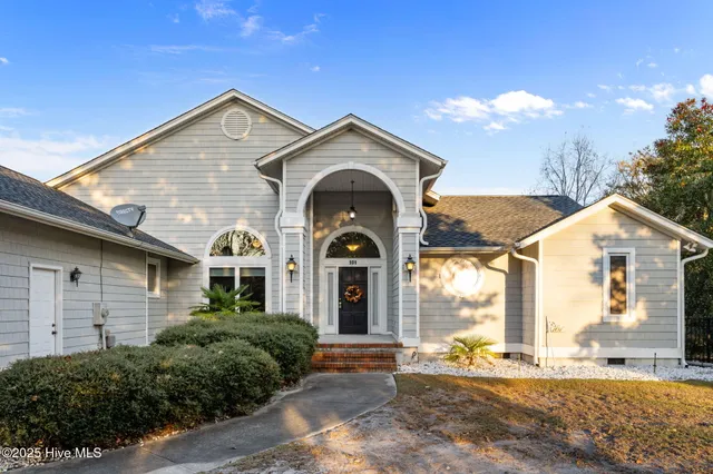 $465,000 | 101 Bunker Court, Hampstead, NC 28443